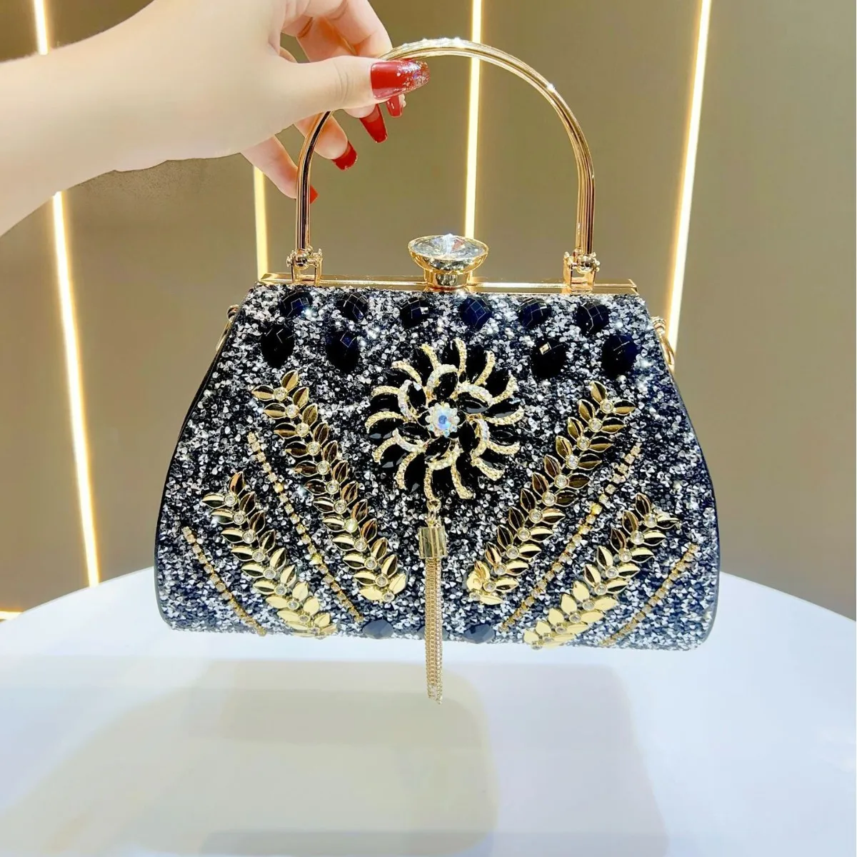 Sac de soirée luxueux en strass avec pompon – Pochette élégante pour mariage et fête
