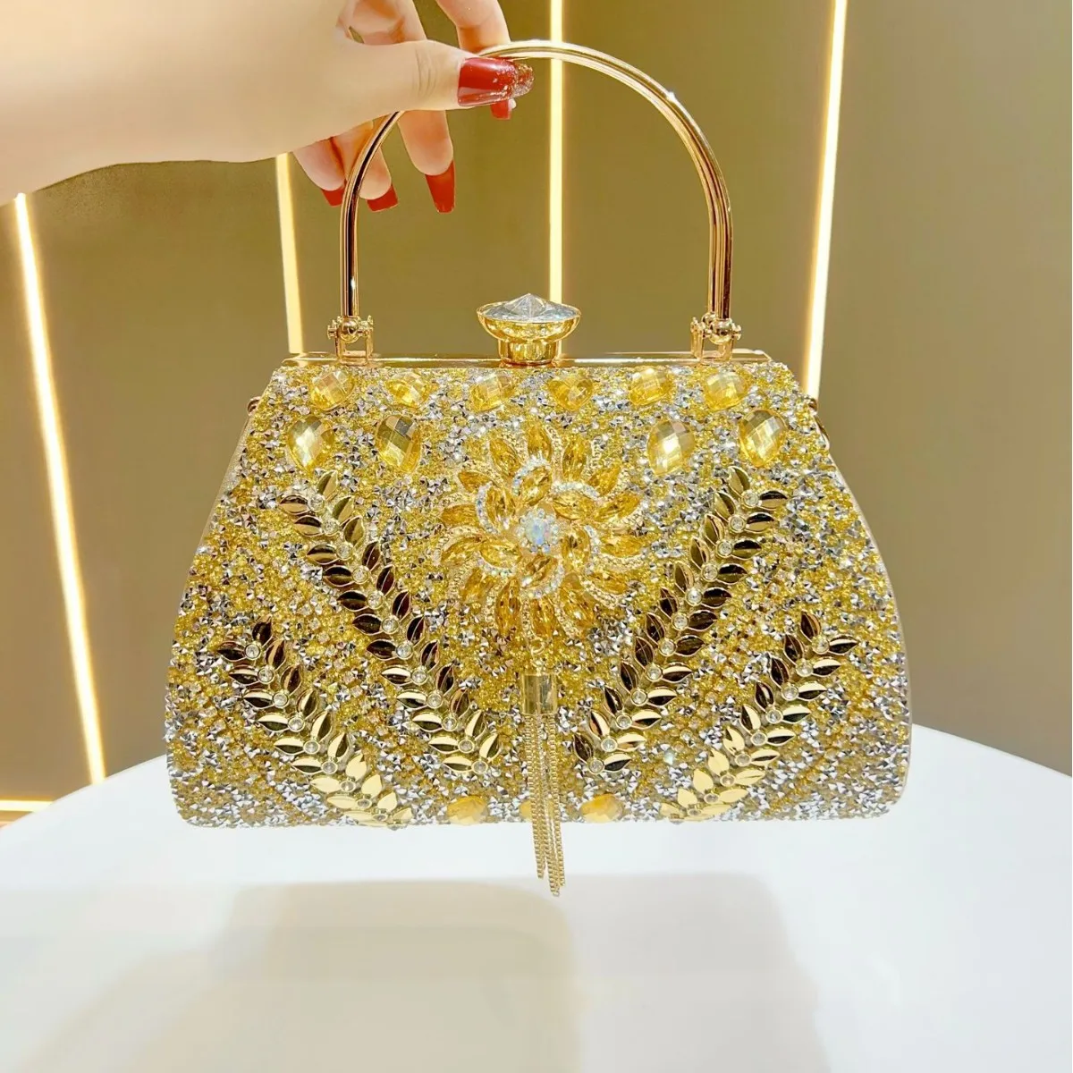 Sac de soirée luxueux en strass avec pompon – Pochette élégante pour mariage et fête