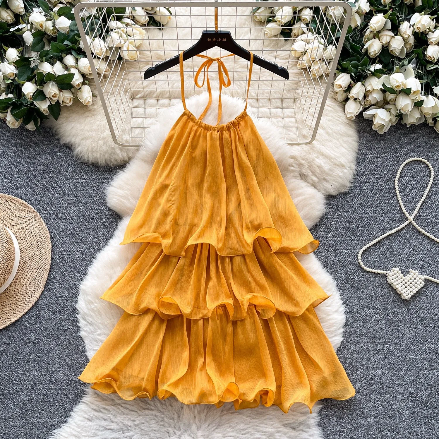 Robe Mini Halter Sans Manches Multicouches – Élégante & Légère pour l'Été