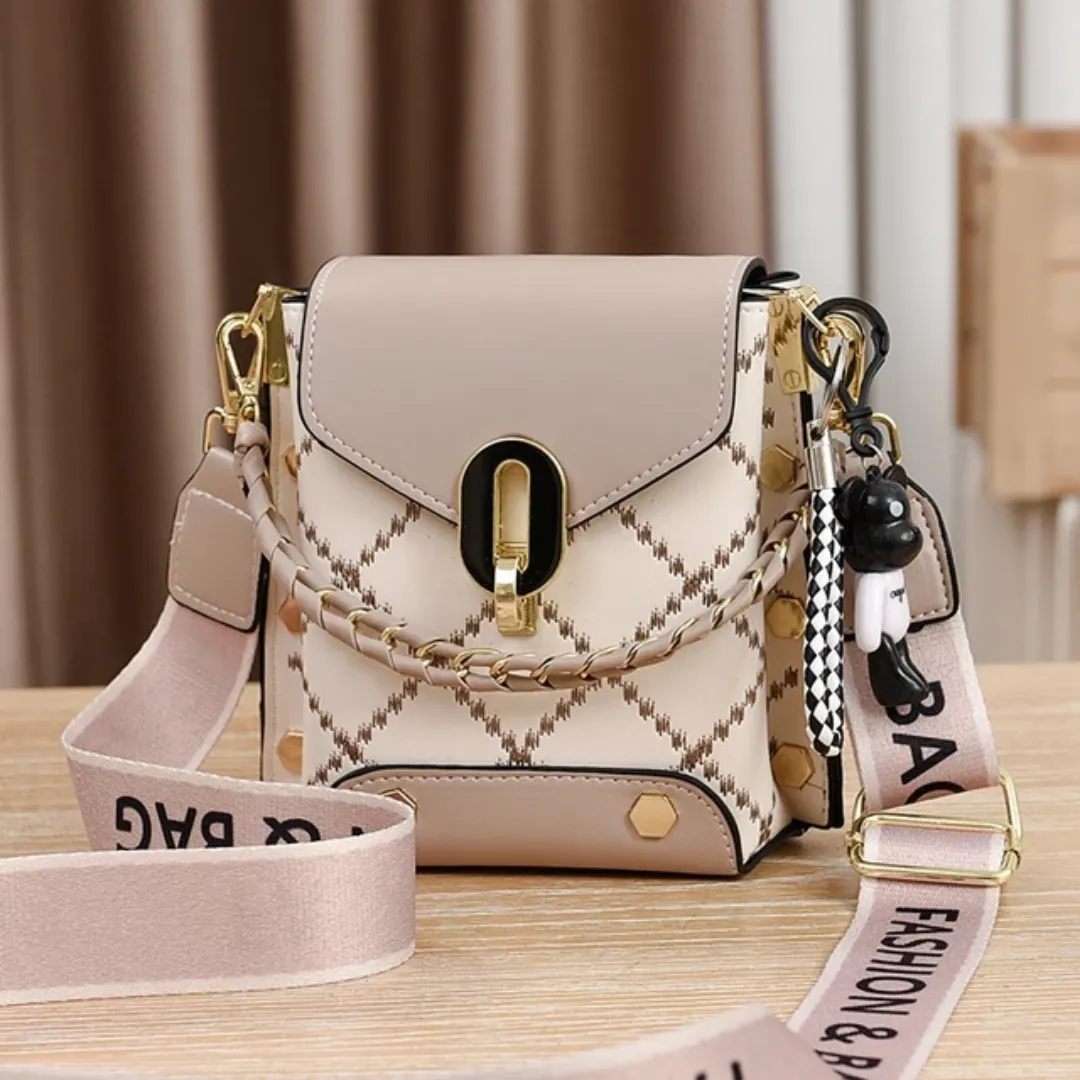 Sac à Main Décontracté Chic – Design Tendance avec Sangle Large et Porte-Clé Ourson